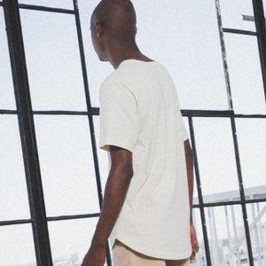 Elwood Core Curved Hem Tee